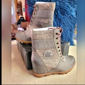🛒🛍️💥NWT brand new in the box womens sorel Lexie Wedge khaki waterproof